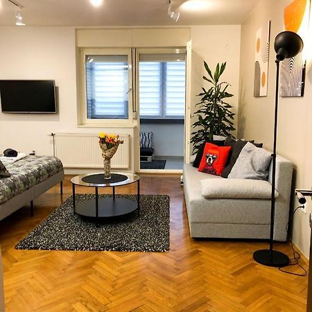 Promo - Flora Apartment Novi Sad Bagian luar foto